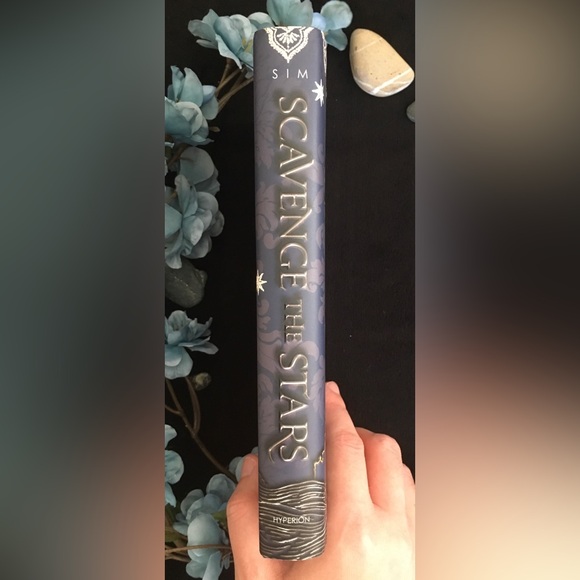 Scavenge The Stars - Owlcrate Signed First Edition - Book 1 - By Tara Sim - Hc - Picture 2 of 12